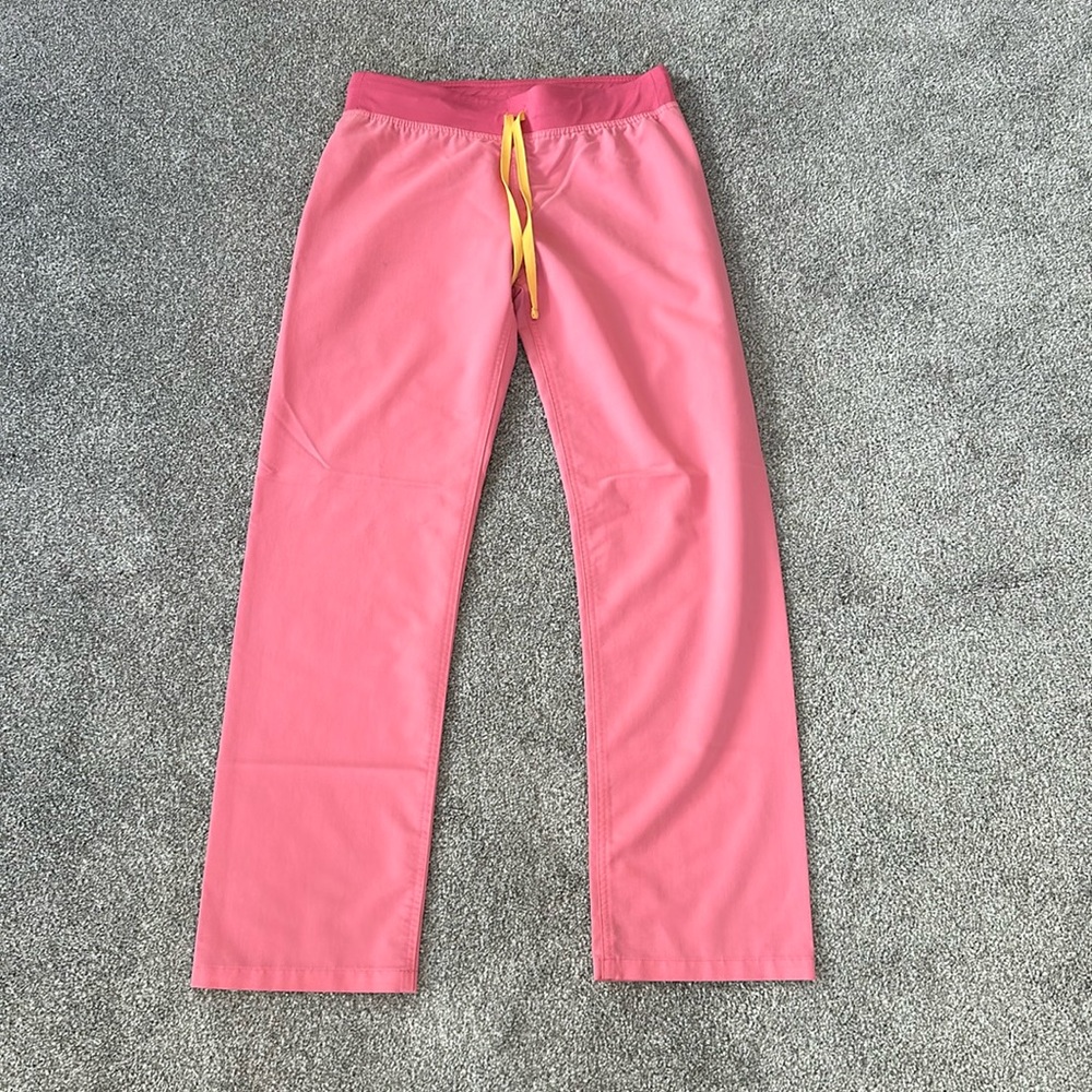 Figs Livingston scrub pant size small. Worn in great condition.